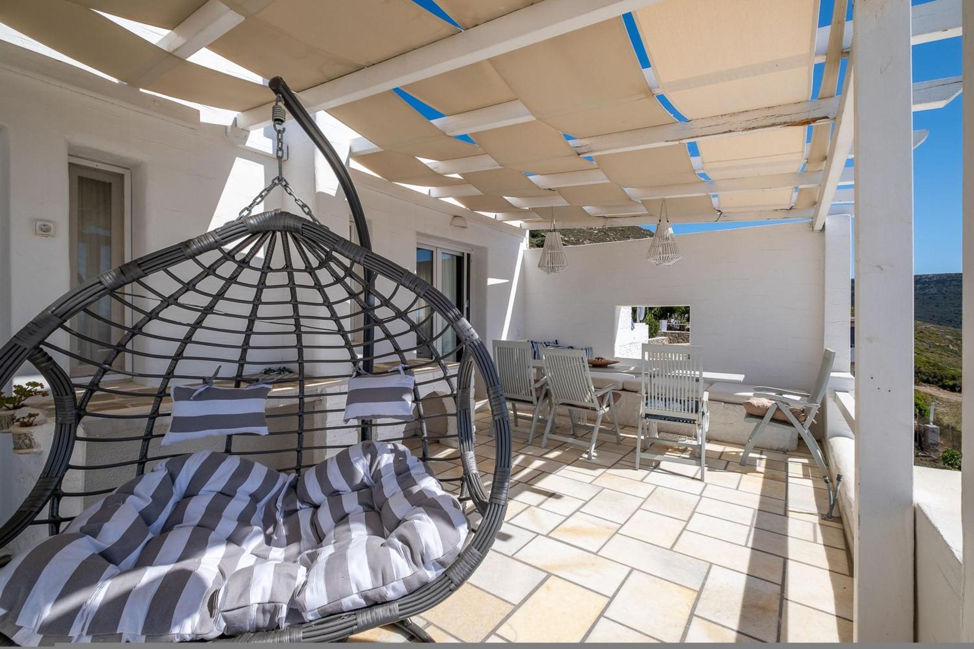 3 Season * Parikia (Paros)